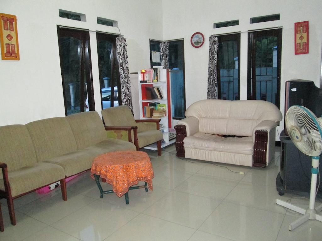 Sentosa76 Guest House Balikpapan  Buitenkant foto