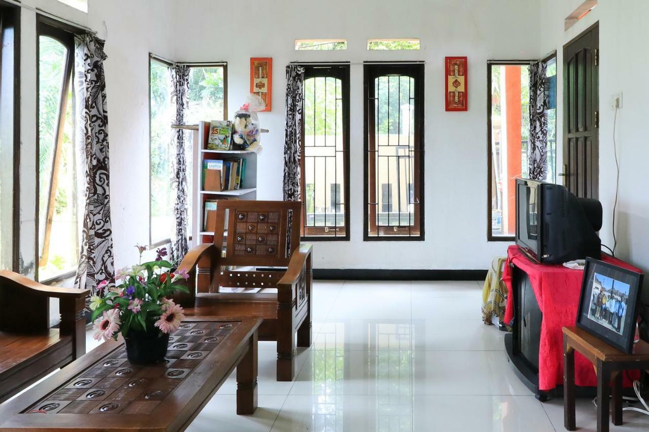 Sentosa76 Guest House Balikpapan  Buitenkant foto